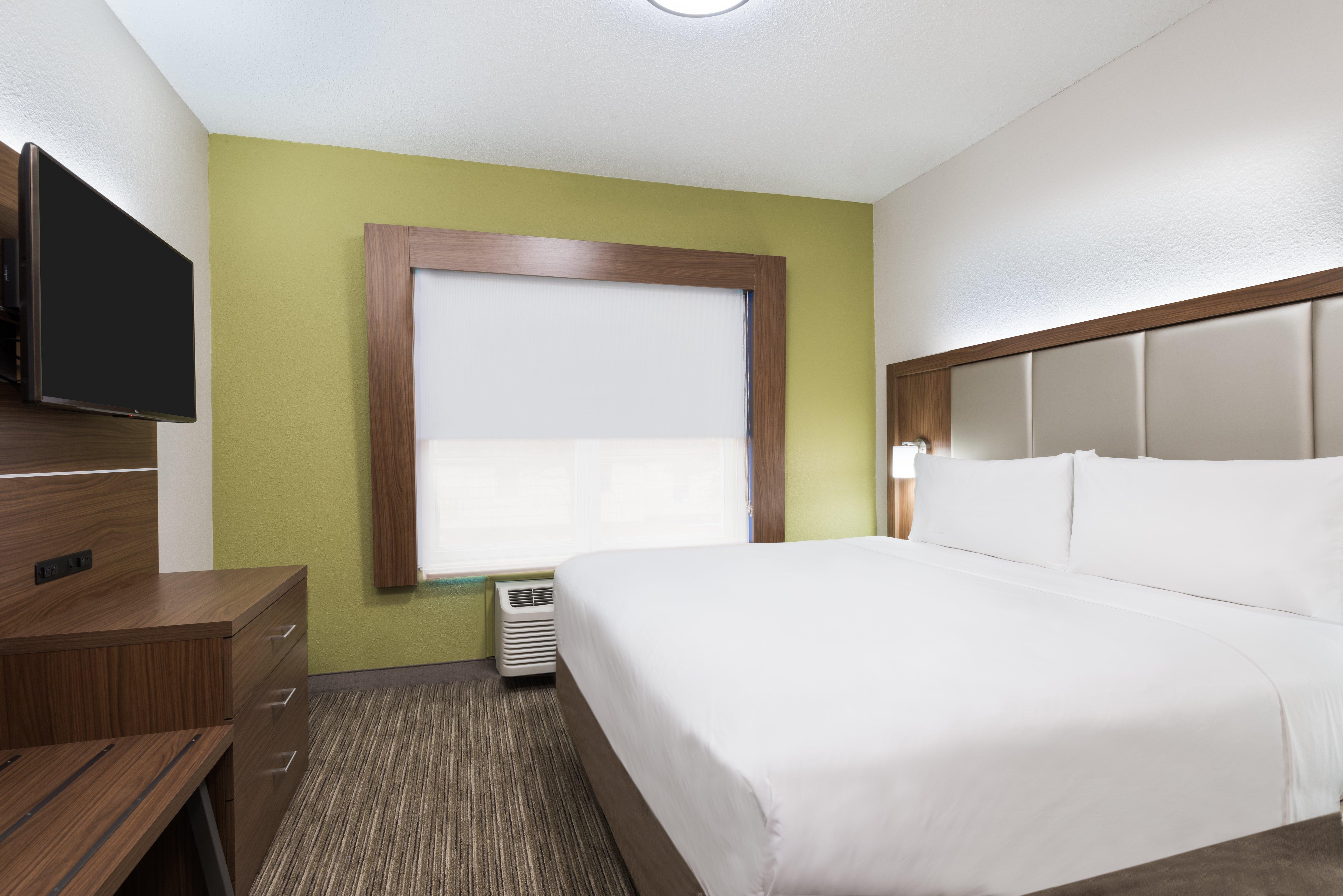 Holiday Inn Express & Suites - Columbus Airport East By Ihg Exterior photo